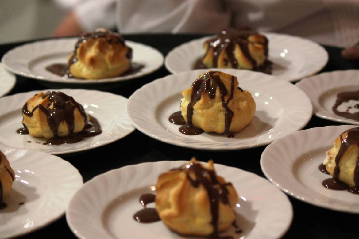 cream-filled-profiterole.jpg